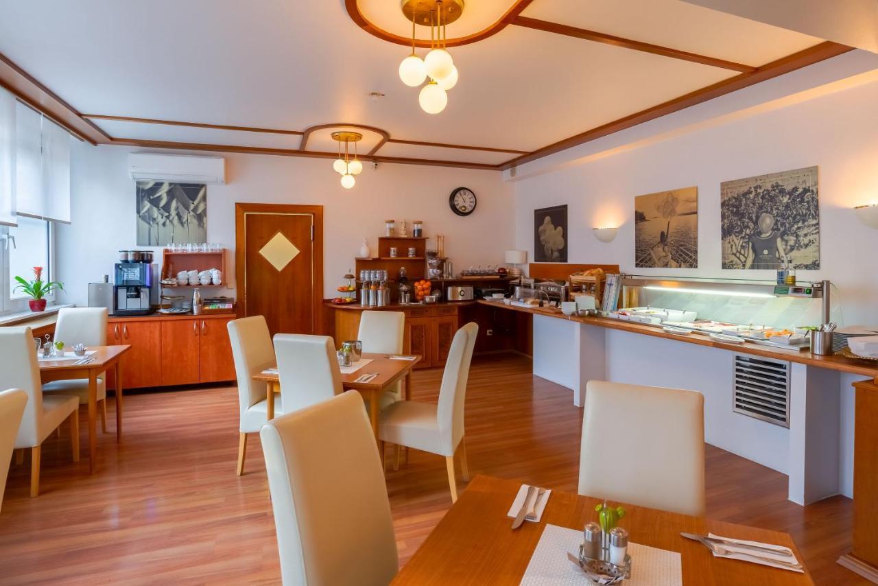 Astor Hotel
